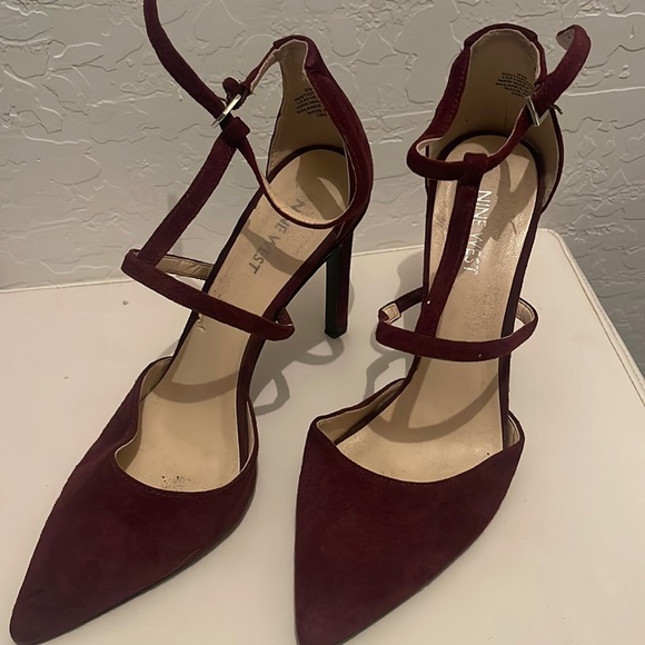 Nine West Shoes - NEVER WORN Nine West Pointed Toe Heels - Sz 9